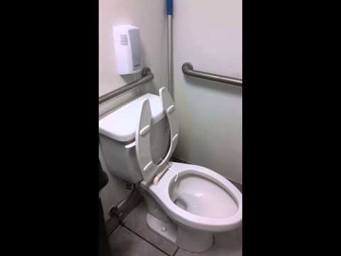 このトイレ、ちょっと恥ずかしいぞｗ