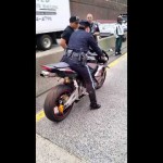 女性警官「あなたのバイクを押収しますよ」